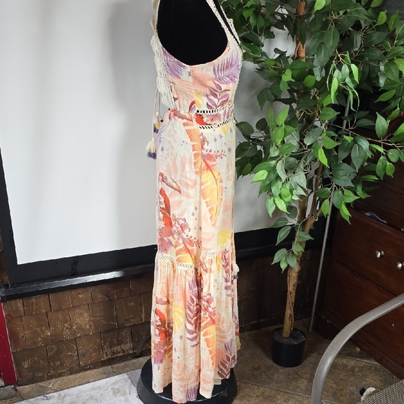 Tropical Print Sleeveless Maxi Dress - Picture 3 of 10
